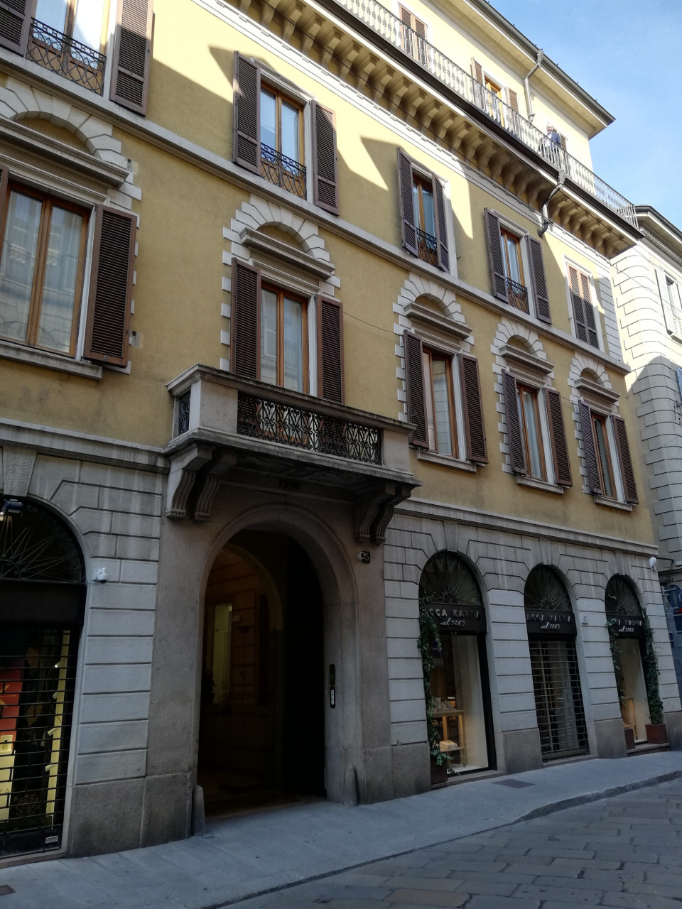 esterno palazzo.jpg esterno palazzo.jpg