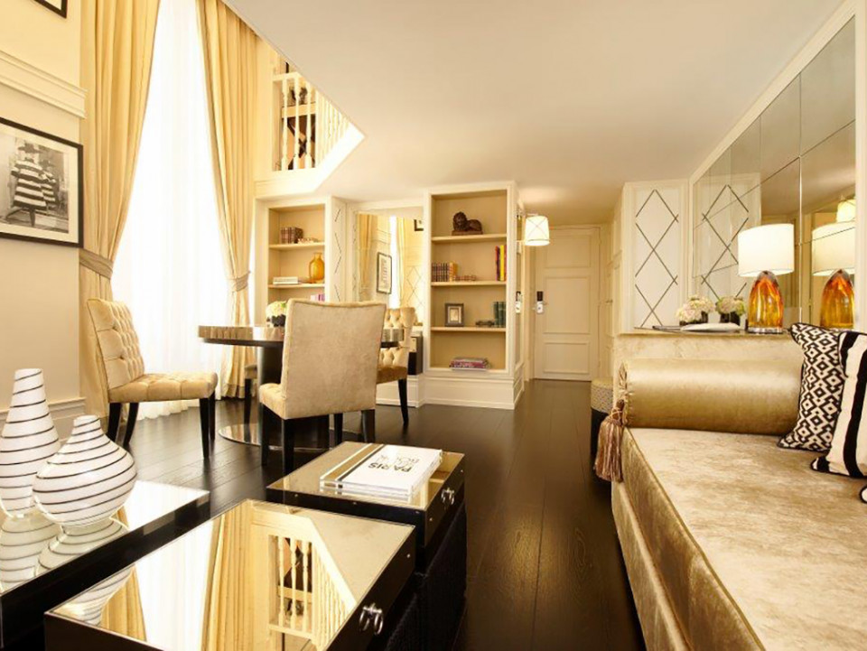 Starhotels Castlle Paris Duplex suite.jpg