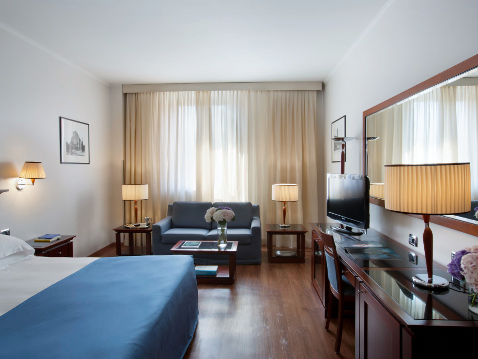 Starhotels Excelsior_BO_JuniorSuite (2).jpg