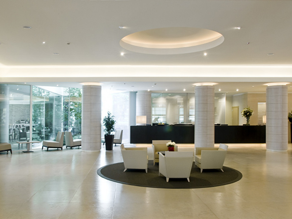 Starhotels Grand Milan_Saronno_Hall_1.jpg