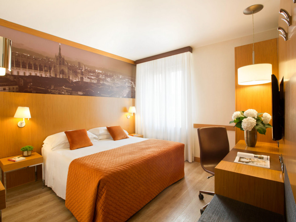 Starhotels_Tourist_Classic room (1).jpg