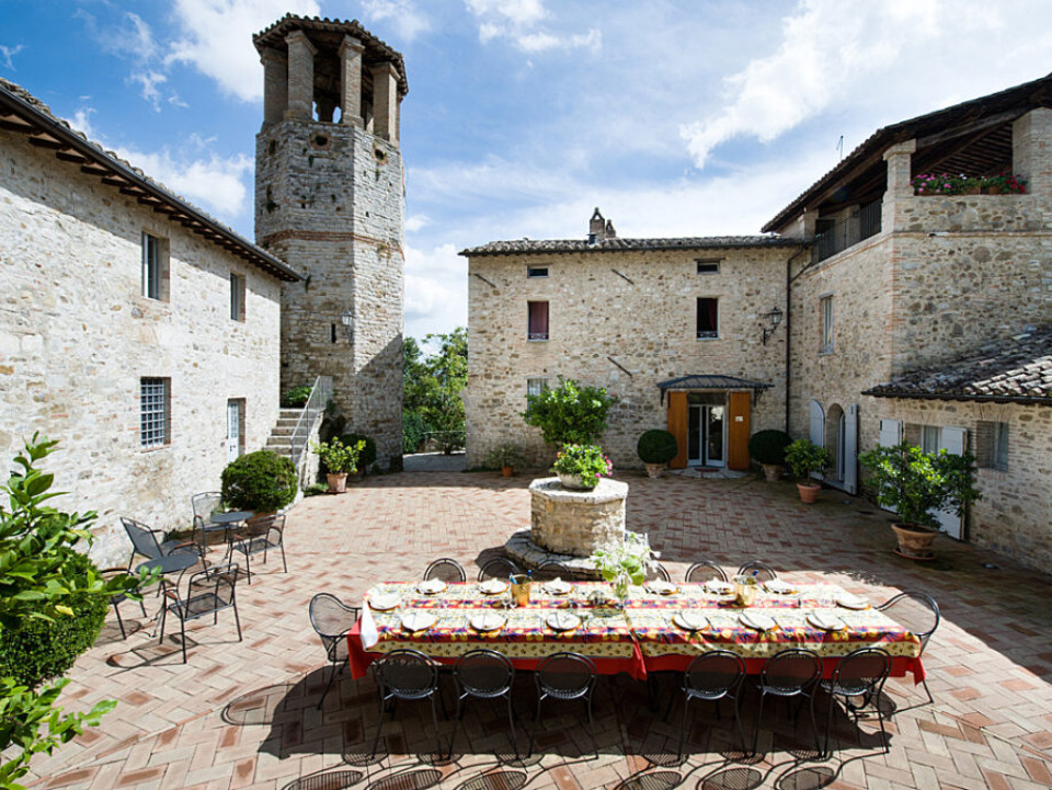 PSQ-castle-courtyard-1024x681.jpg