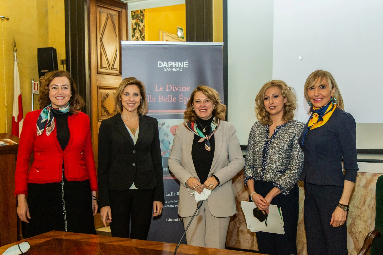 da sinistra Barbara Borsotto, Laura Repetto, Raffaella Ranise, Giulia Cassini e Tiziana Lazzari.jpeg
