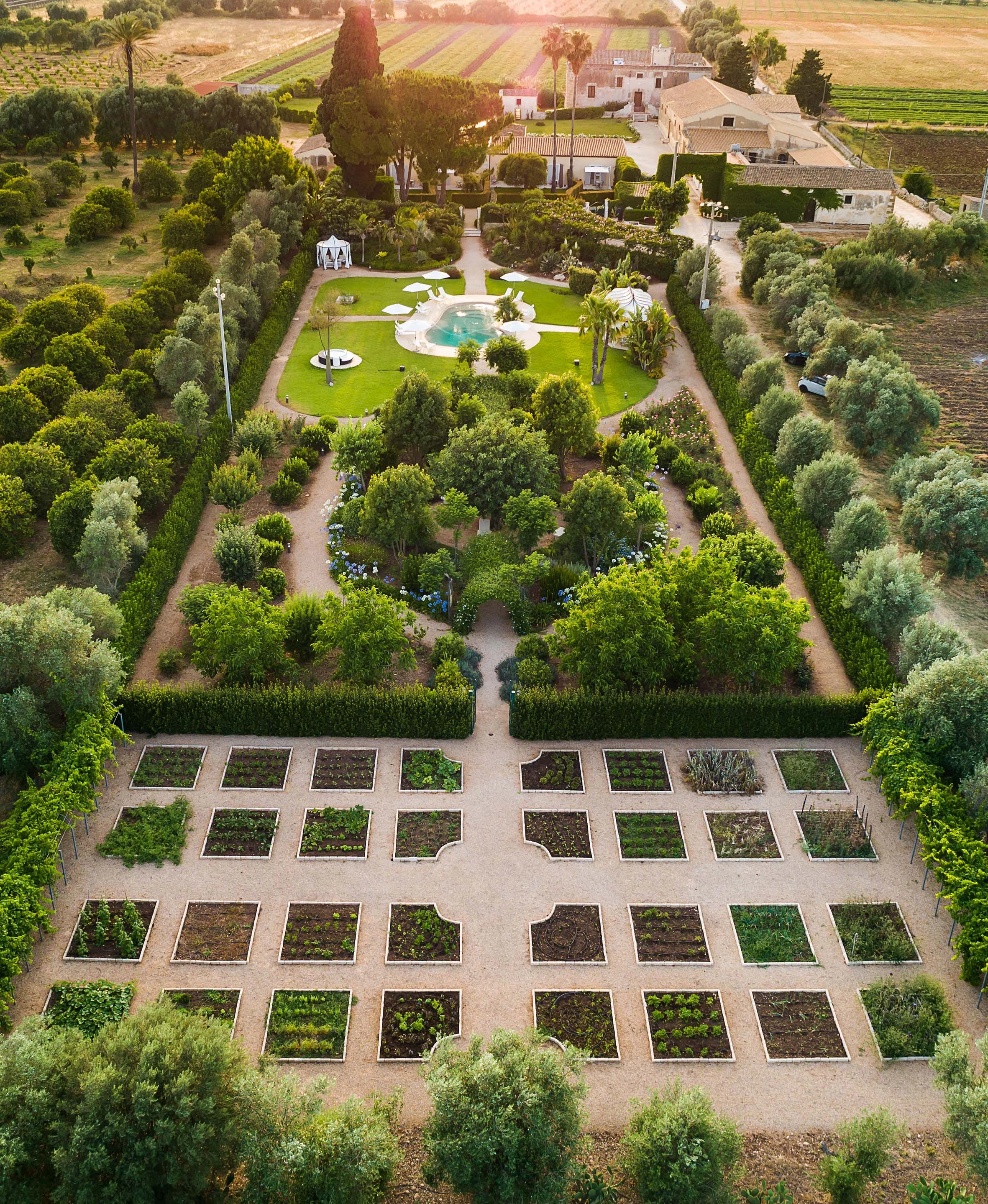 2022/05/panoramica_parco_e_orto_6490