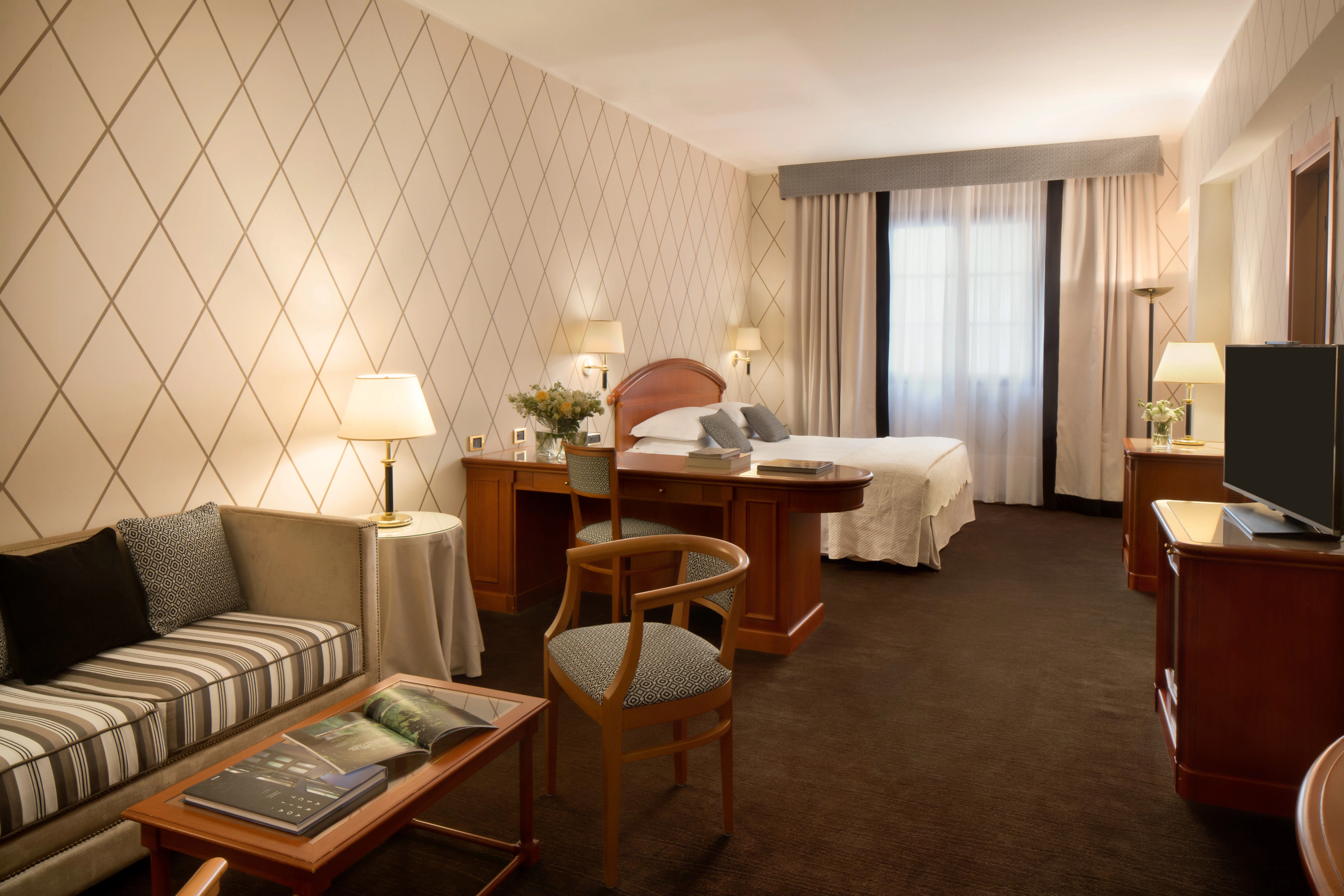 2022/06/starhotels_majestic_to_j