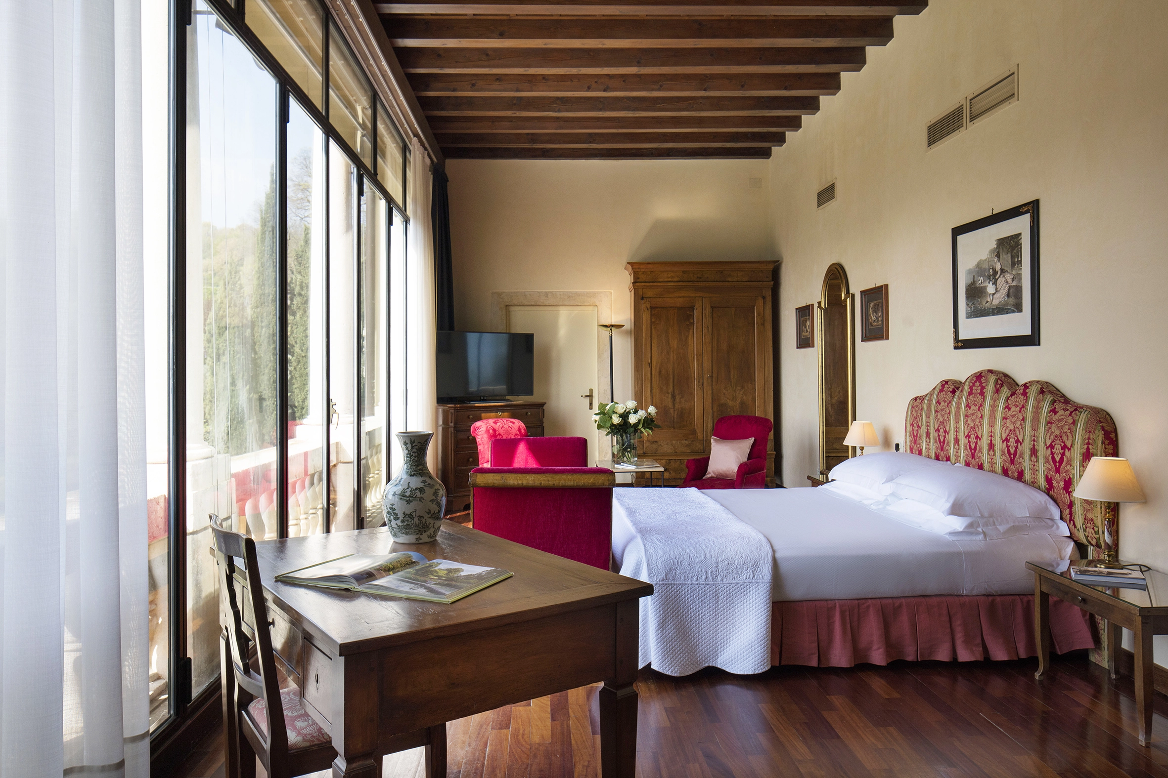 2022/06/villa_michelangelo_executive_suite_4b__6697