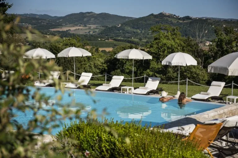 2023/02/views-from-the-pool-leggera-768x512_8019