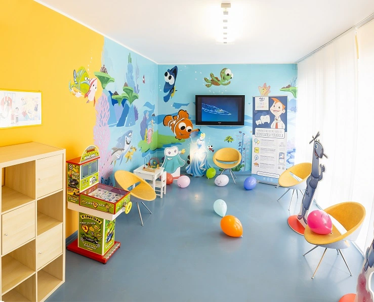 2024/07/sala_attesa_bimbi_9925