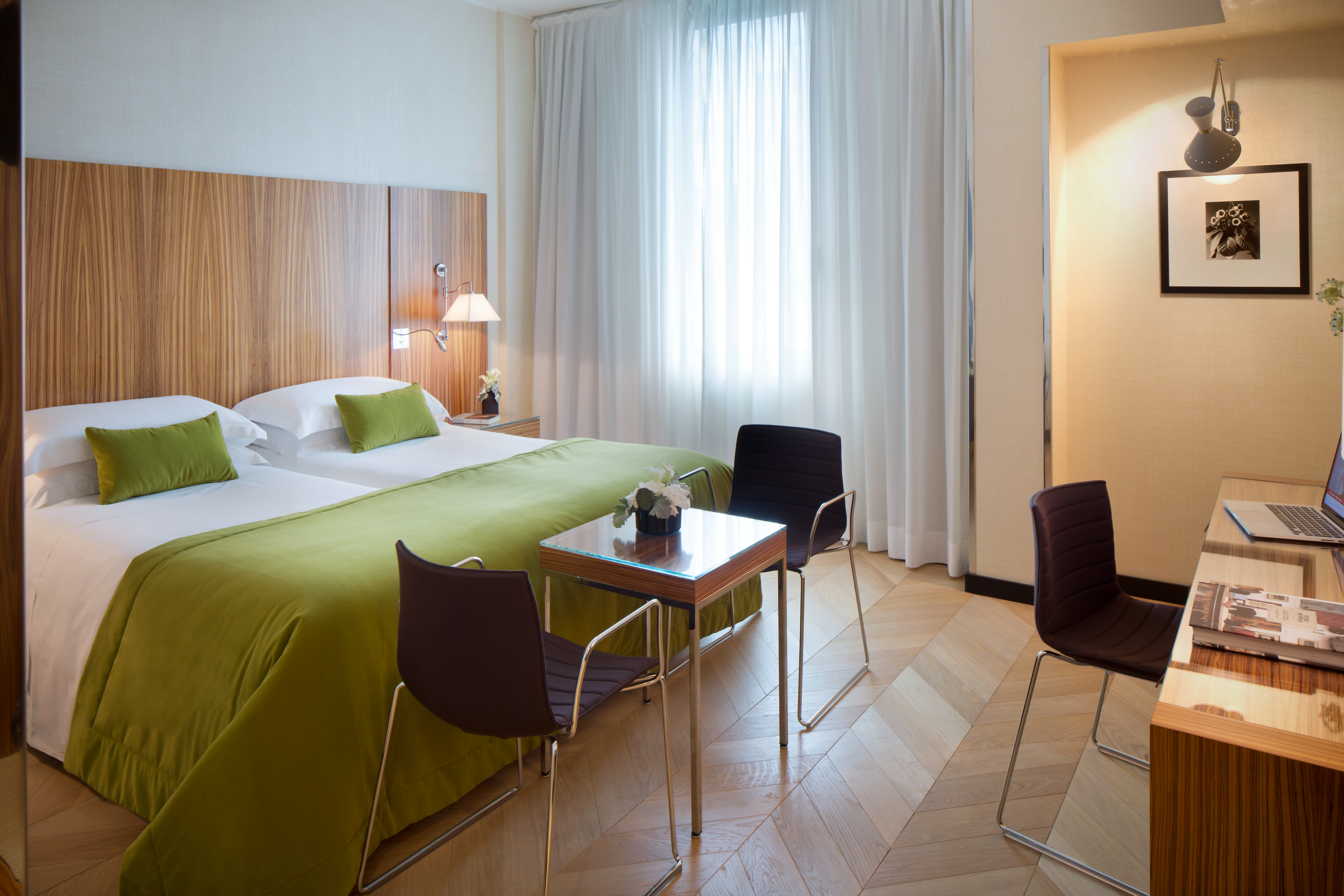 2022/06/starhotels_anderson_mi_deluxe_room_parquet_13__6719