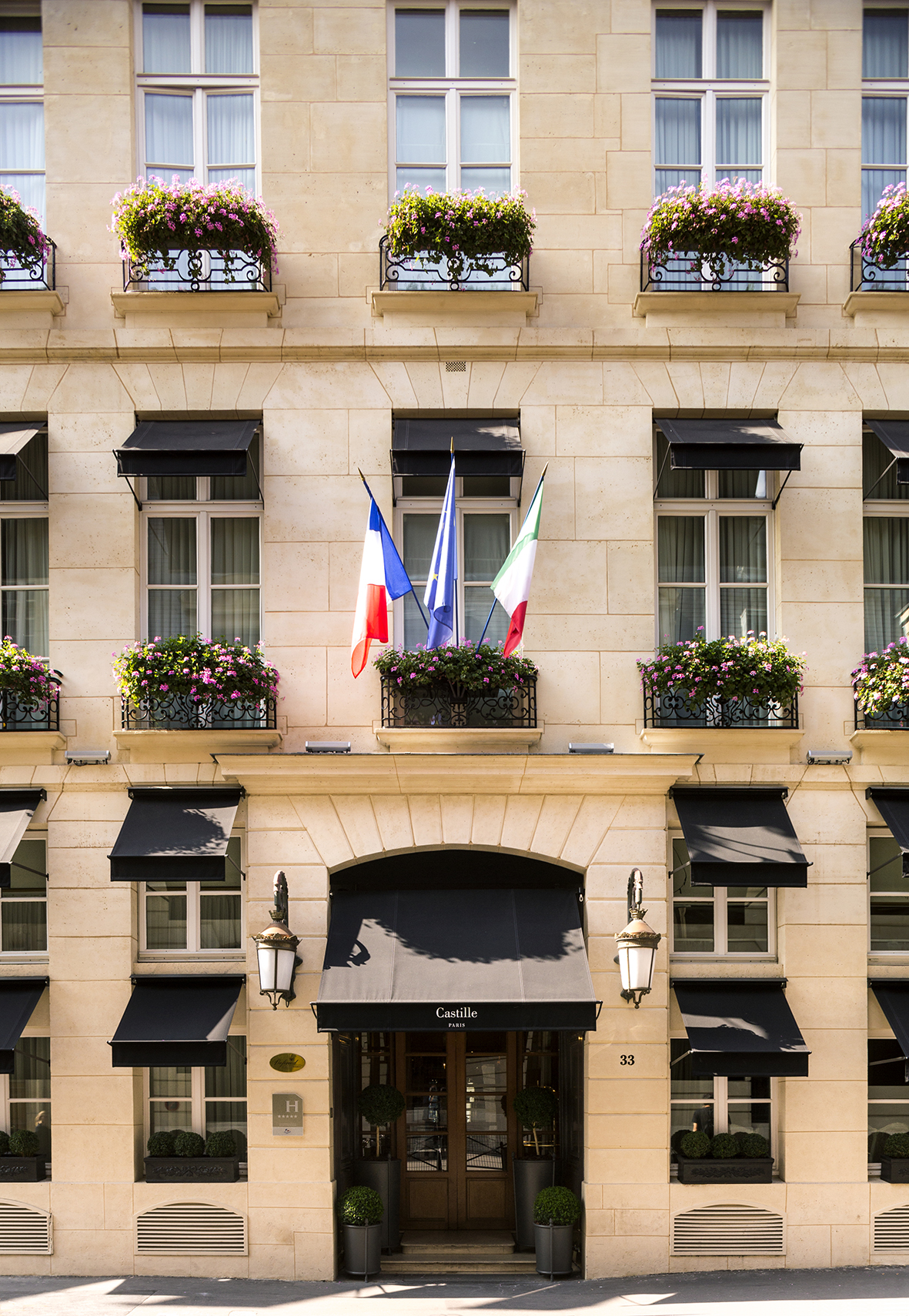 2022/06/starhotels_castlle_paris_new_facade_6654